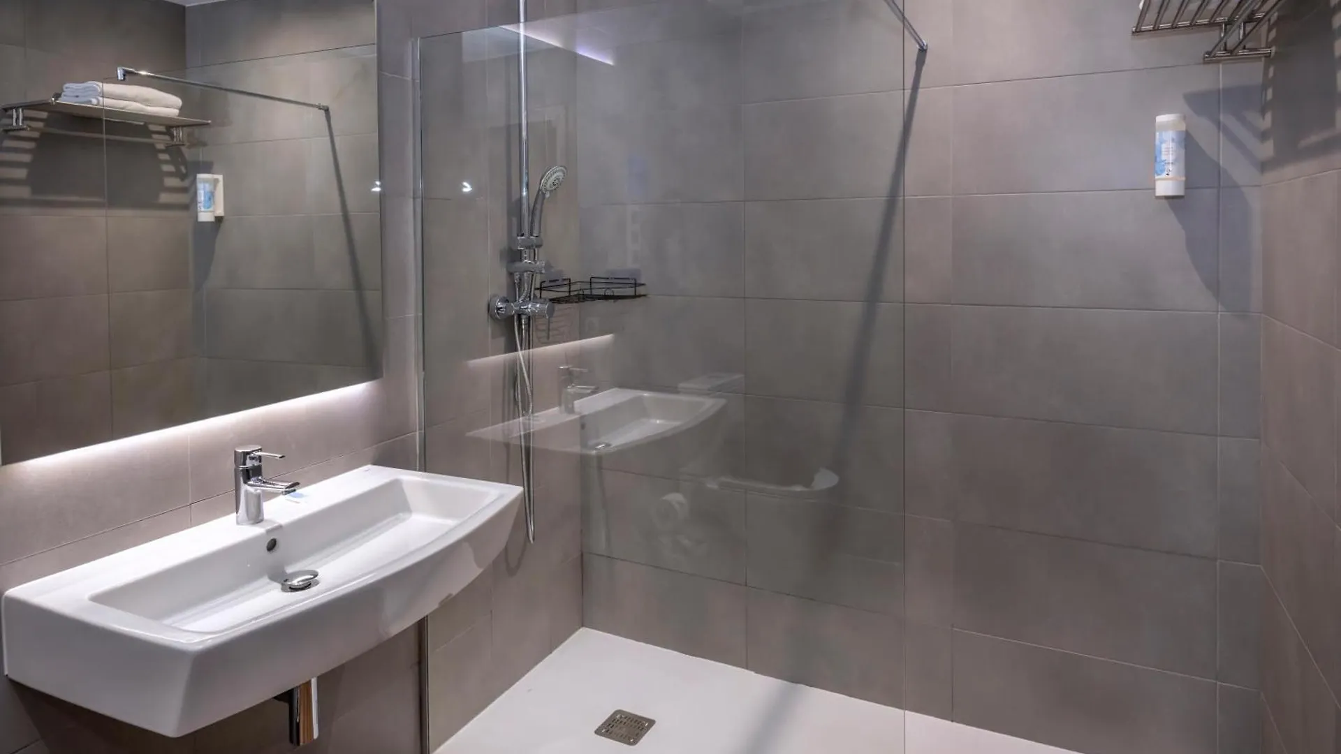 Guest house Hostal Operaramblas Barcelona