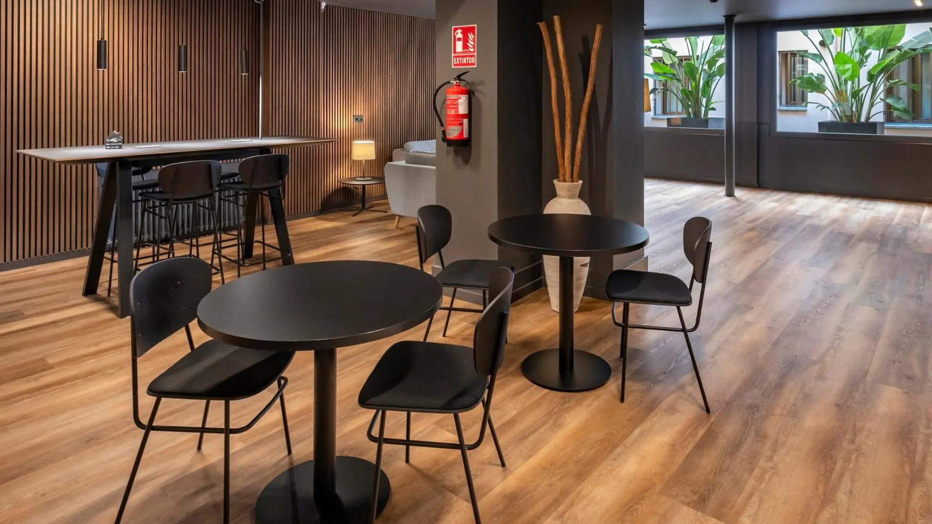 Hostal Operaramblas Barcelona 2*,  Spain