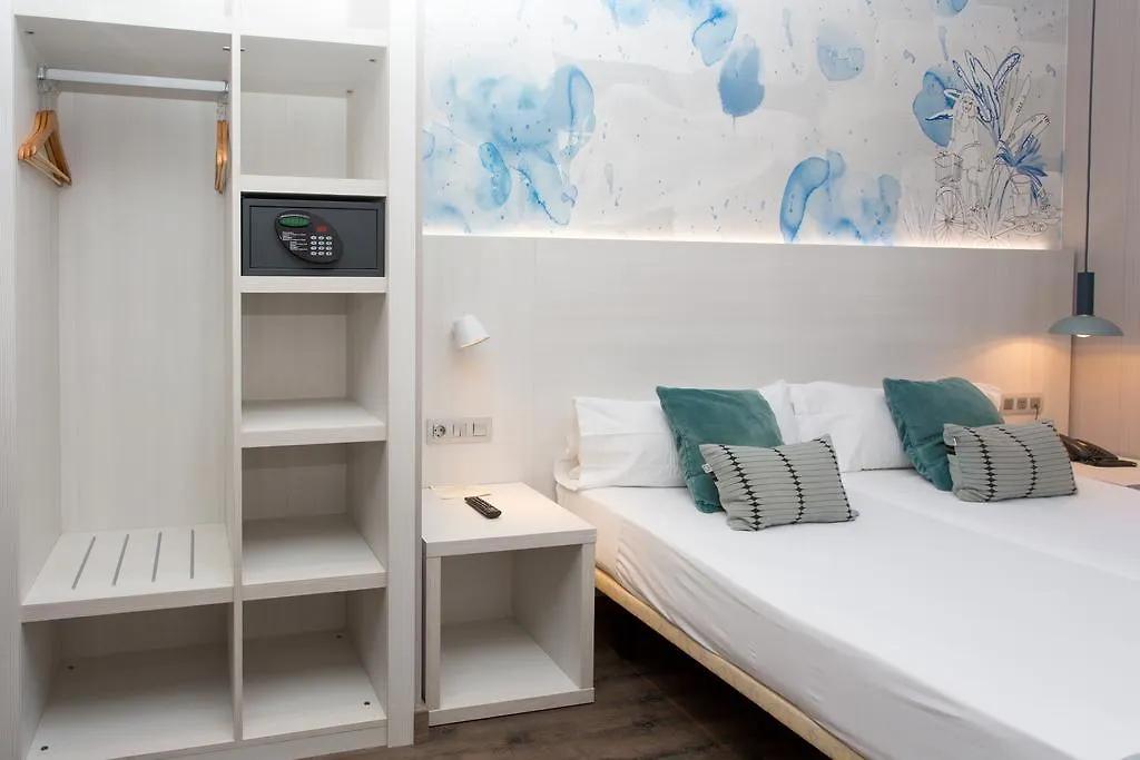 Guest house Hostal Operaramblas Barcelona