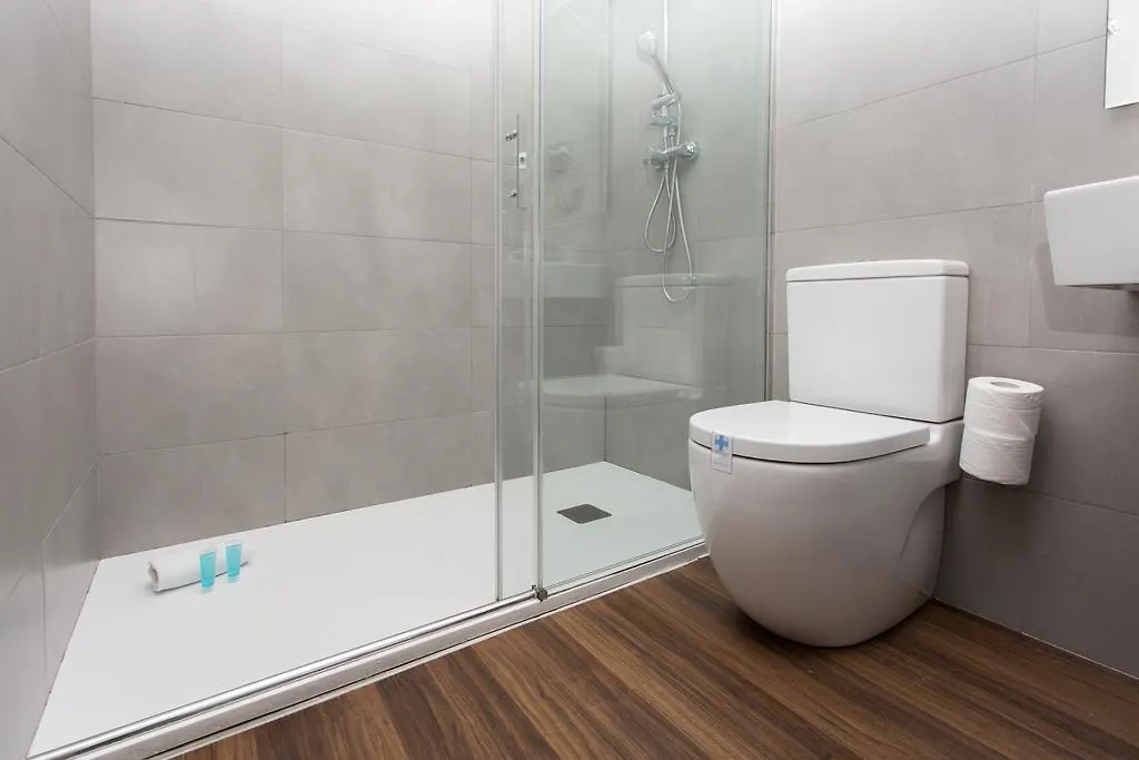 Hostal Operaramblas Barcelona Guest house